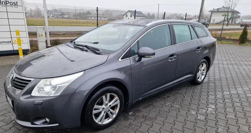 toyota Toyota Avensis cena 34500 przebieg: 240000, rok produkcji 2011 z Skalbmierz